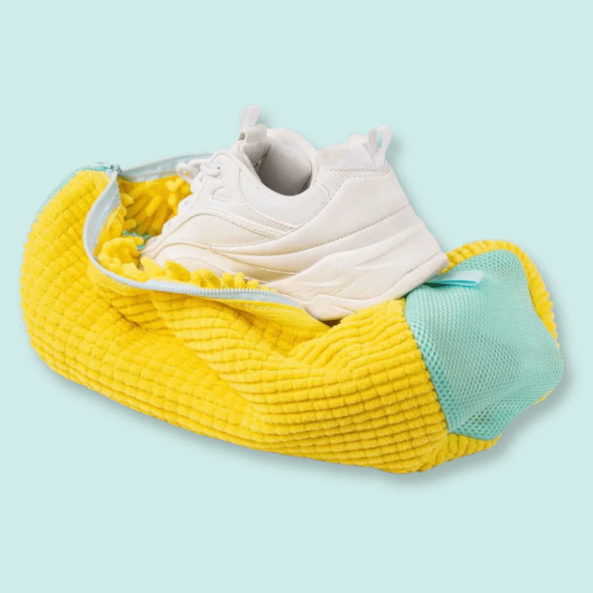 Sac de lavage pour baskets ouvert montrant les fibres chenille intérieures